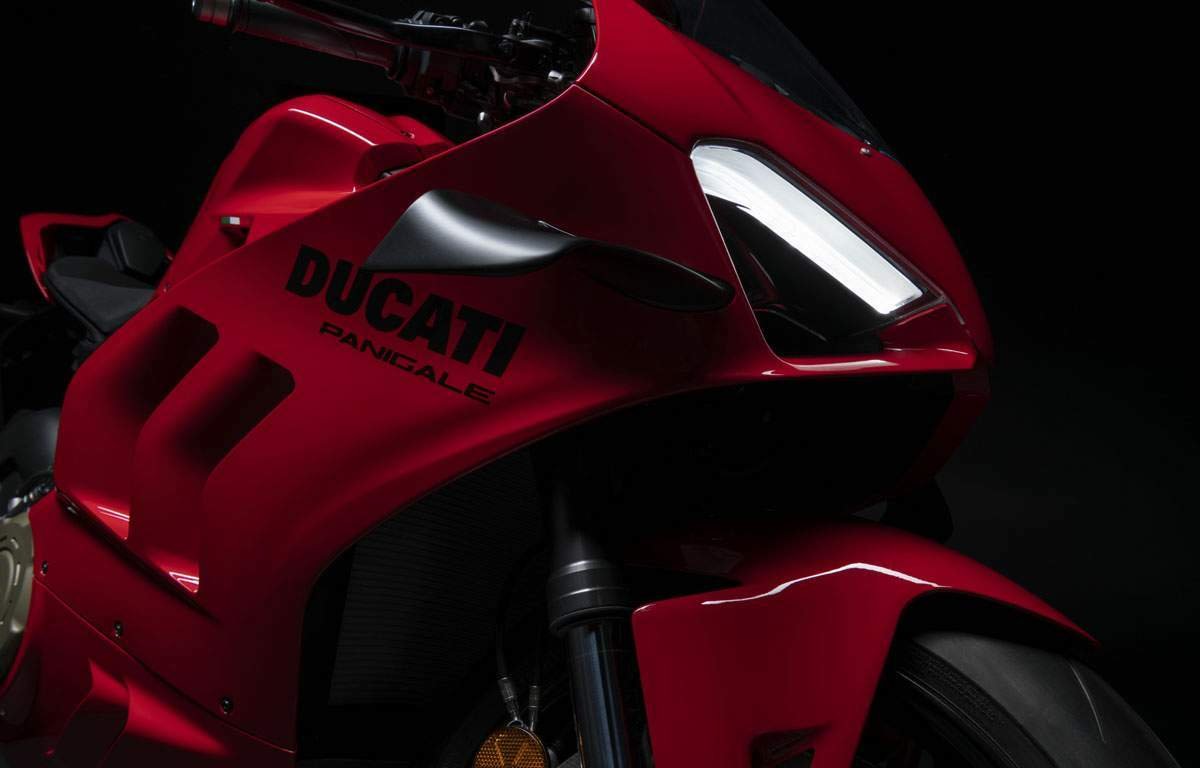 Ducati Panigale V4 Slide 3