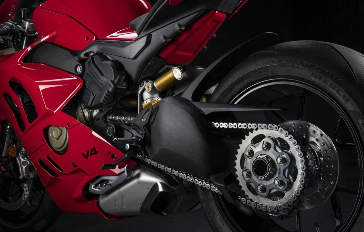 Ducati Panigale V4 Slide 4