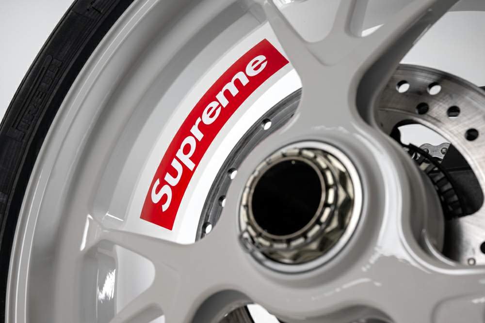 Ducati Streetfighter V4 S Supreme Slide 3