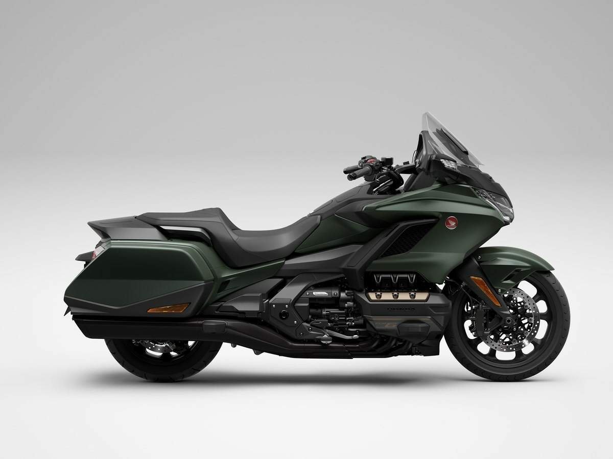 Honda GL 1800 Gold Wing Tour Automatic-DCT Slide 4