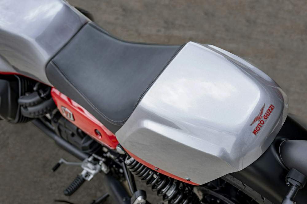 Moto Guzzi V7 Stone Corsa Slide 5