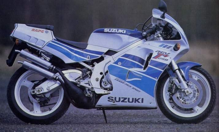 Suzuki RGV 250 Slide 4