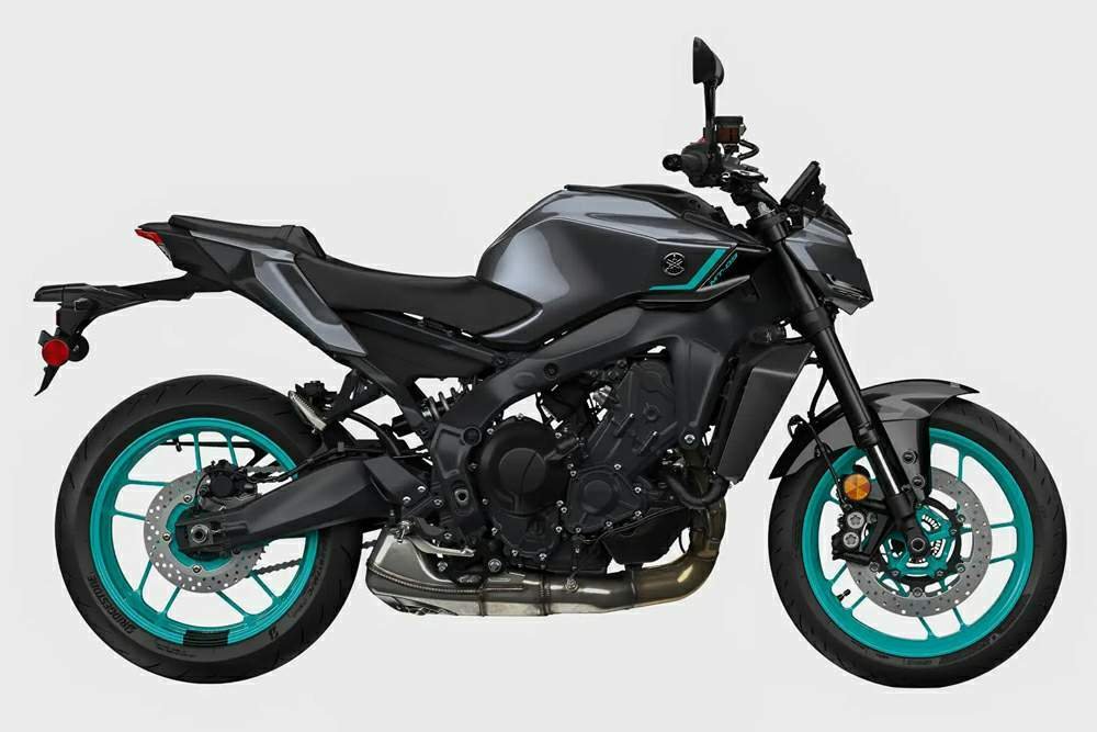 Yamaha MT-09 Slide 3