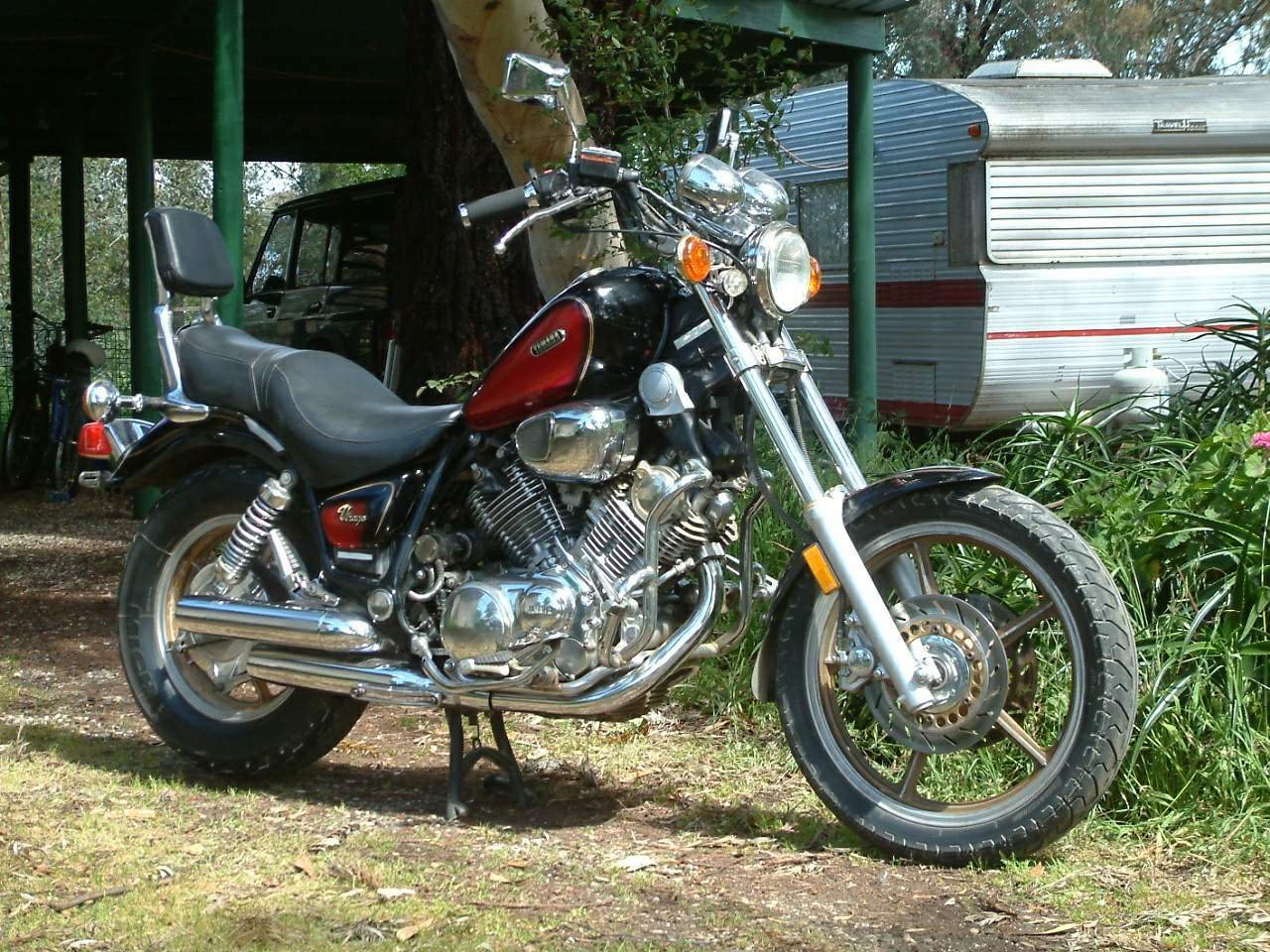 Yamaha XV1100 Virago Slide 3